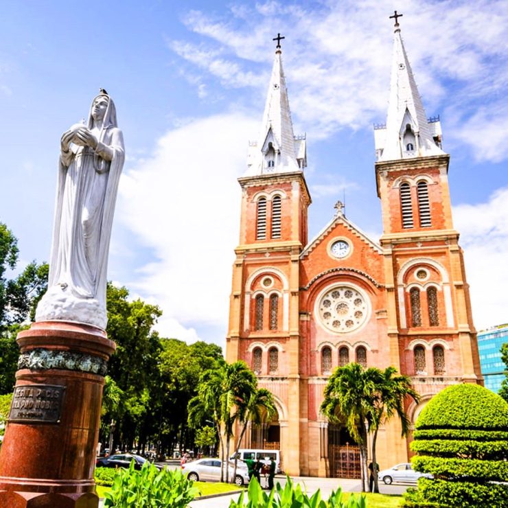 Ben Thanh Market to Notre-Dame Cathedral: The Perfect Walking Tour from La Siesta